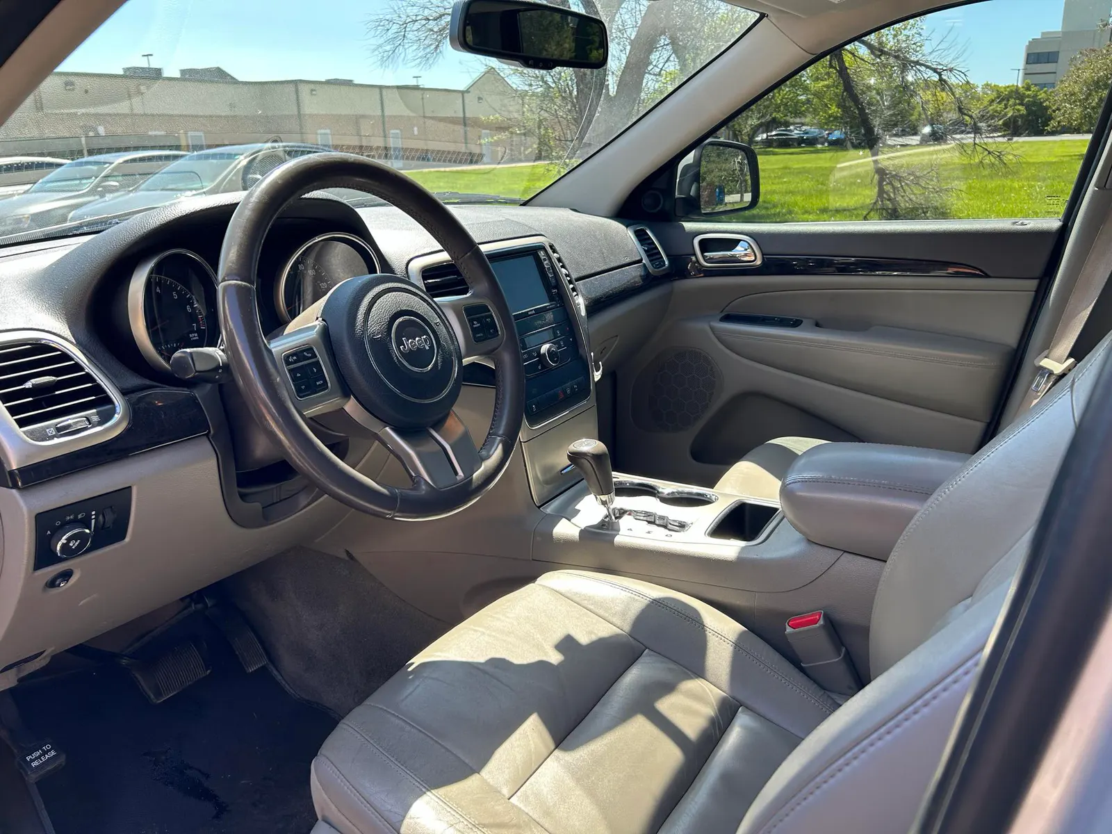 Chrysler Jeep Grand Cherokee photo 6