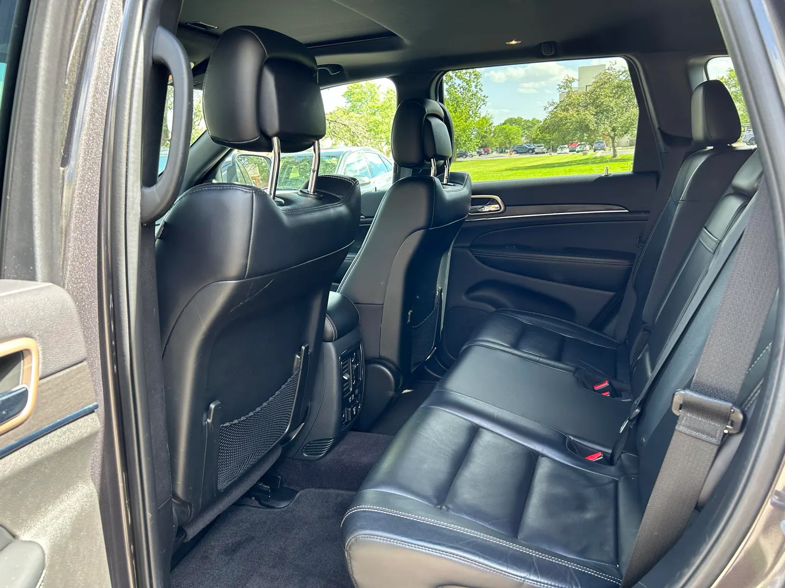 Chrysler Jeep Grand Cherokee photo 8