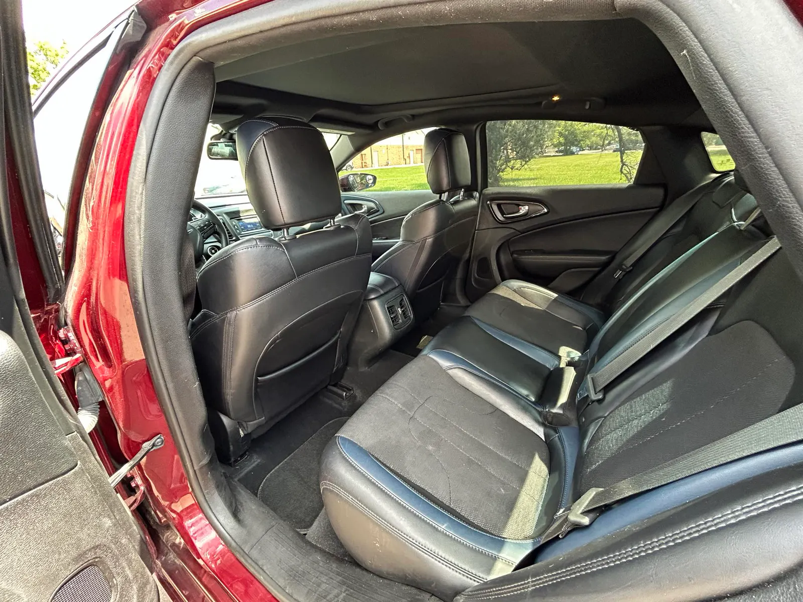Chrysler 200 photo 7