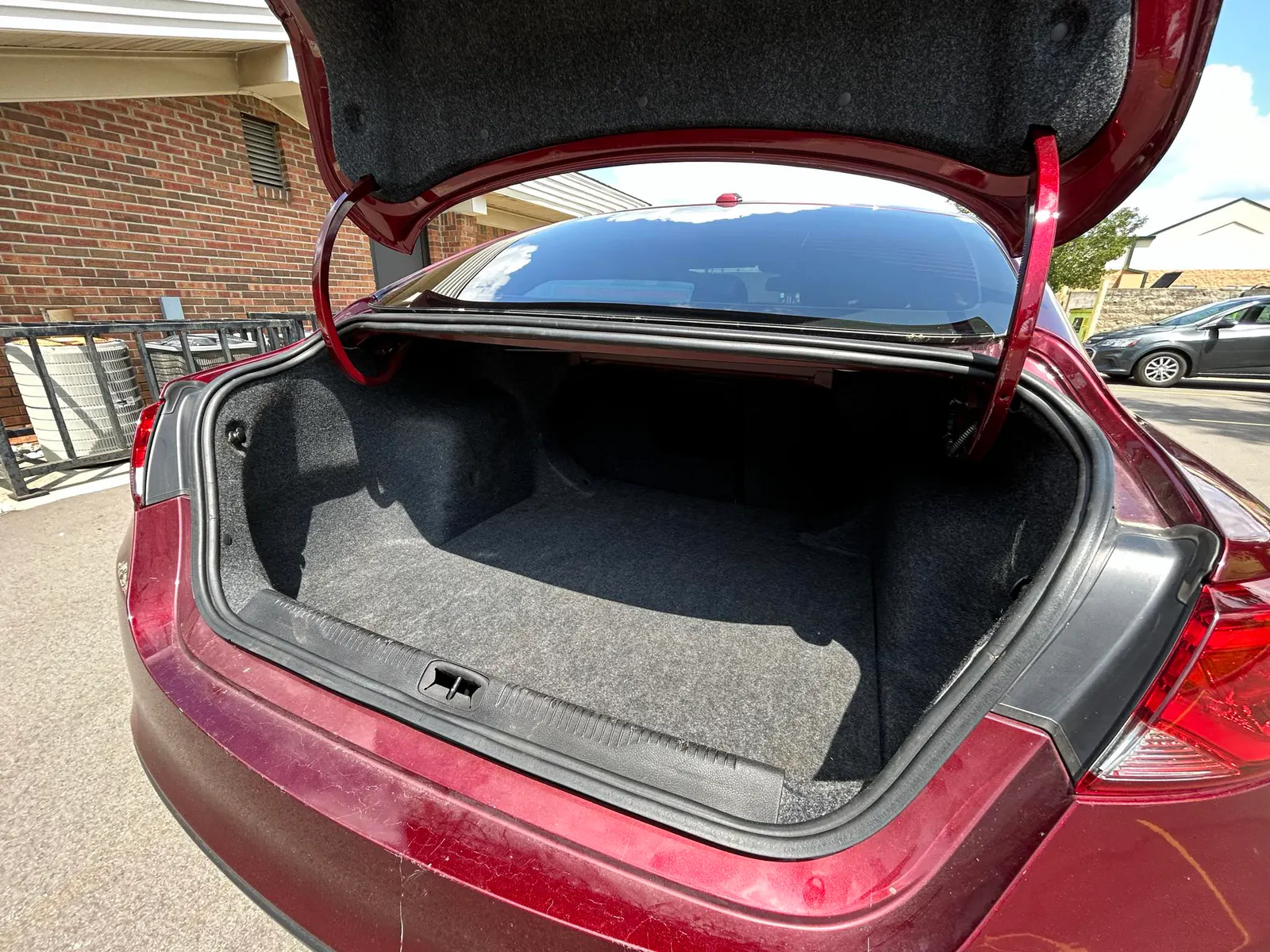 Chrysler 200 photo 8