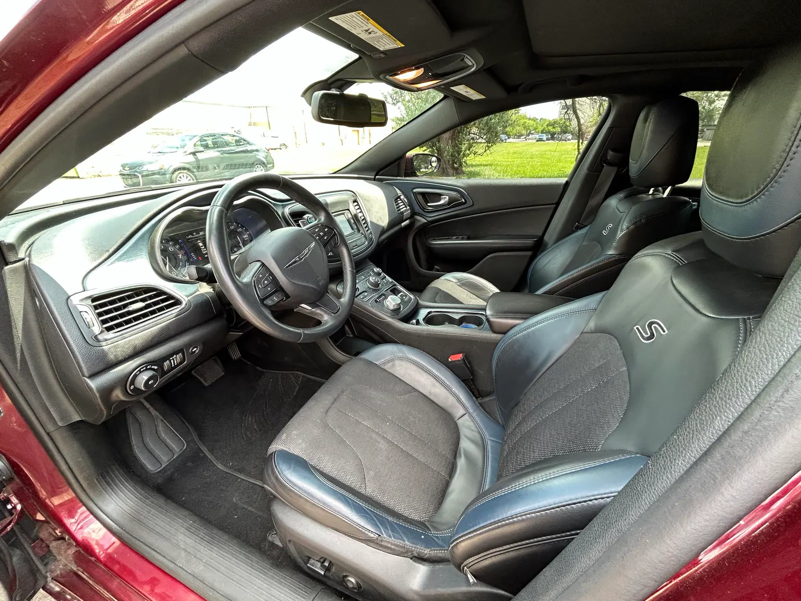 Chrysler 200 photo 4