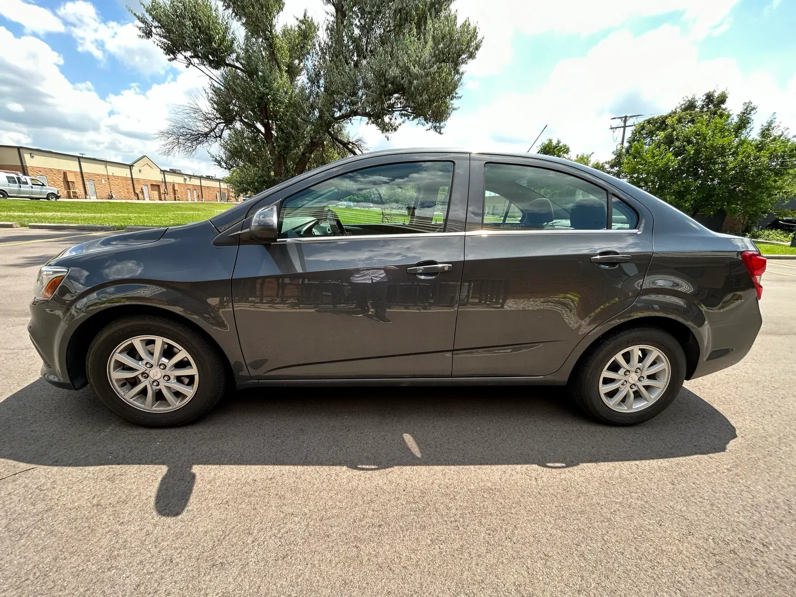 Chevrolet Sonic photo 3