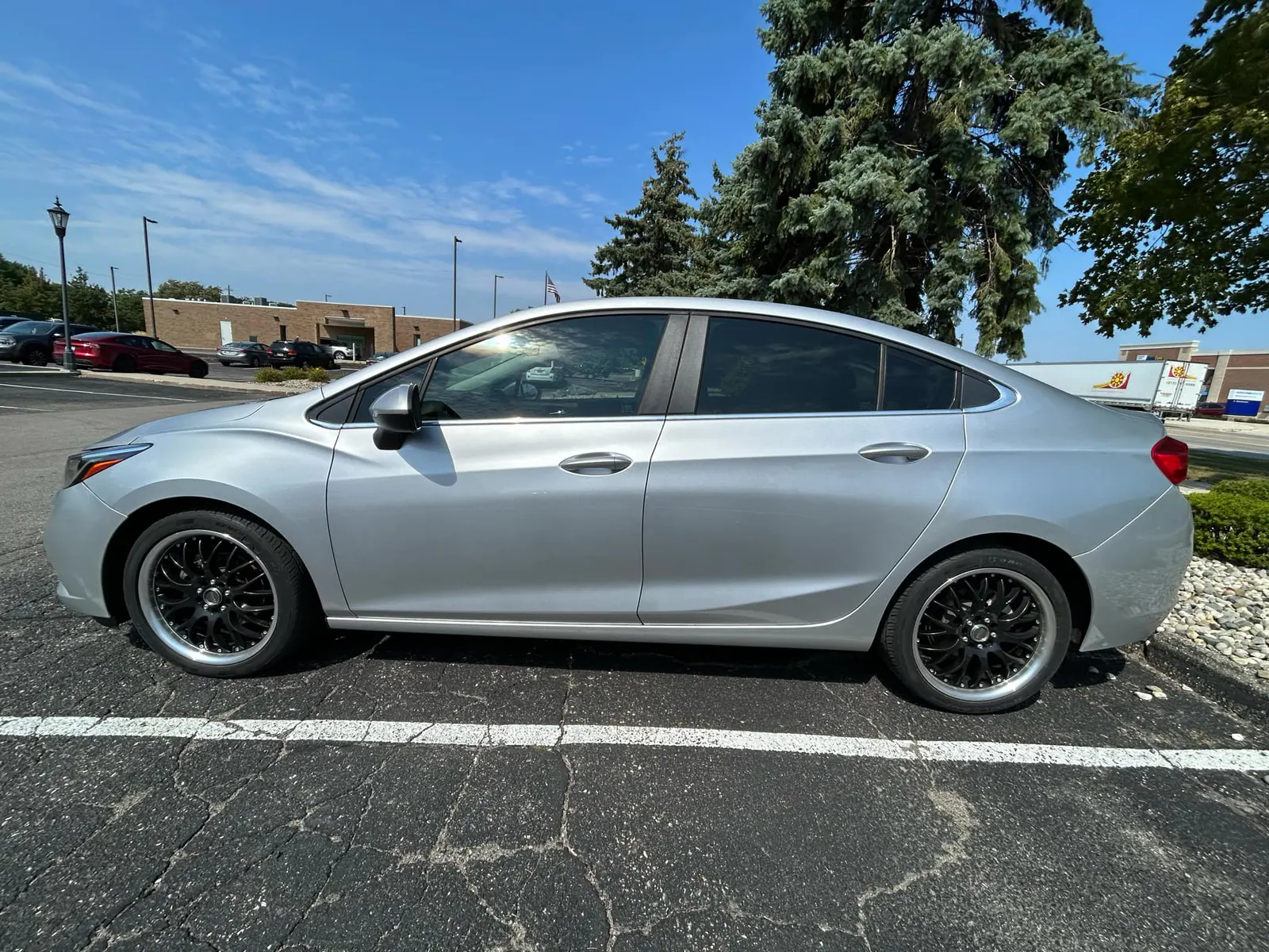 Chevrolet Cruze photo 3