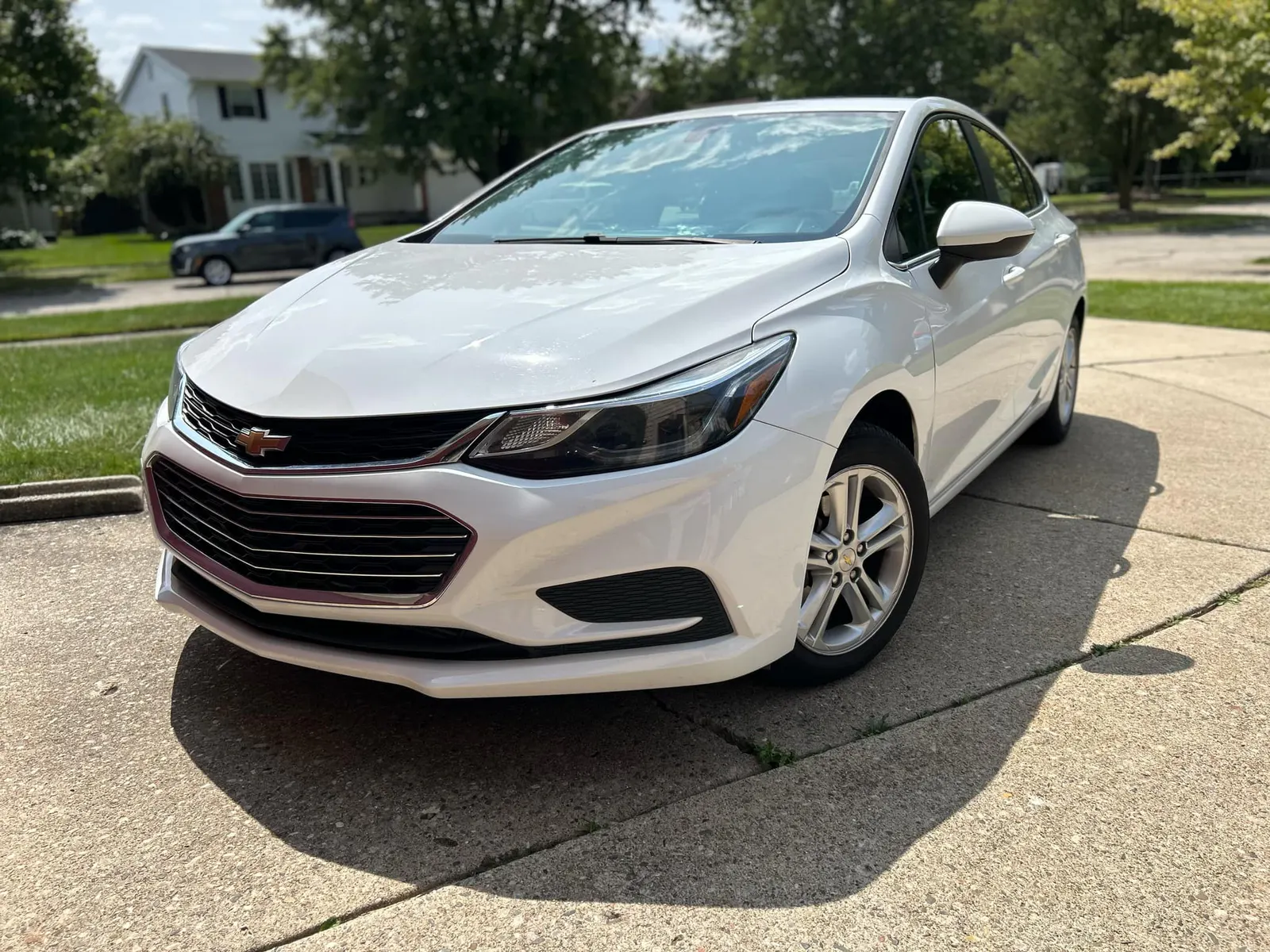 Chevrolet Cruze photo 2