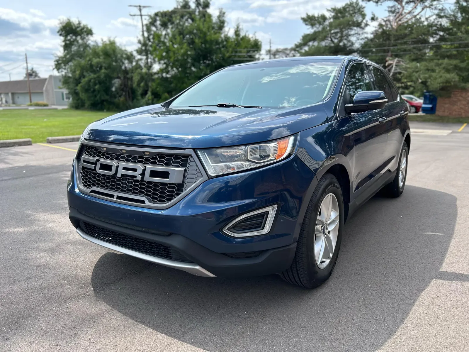 Ford Edge photo 2