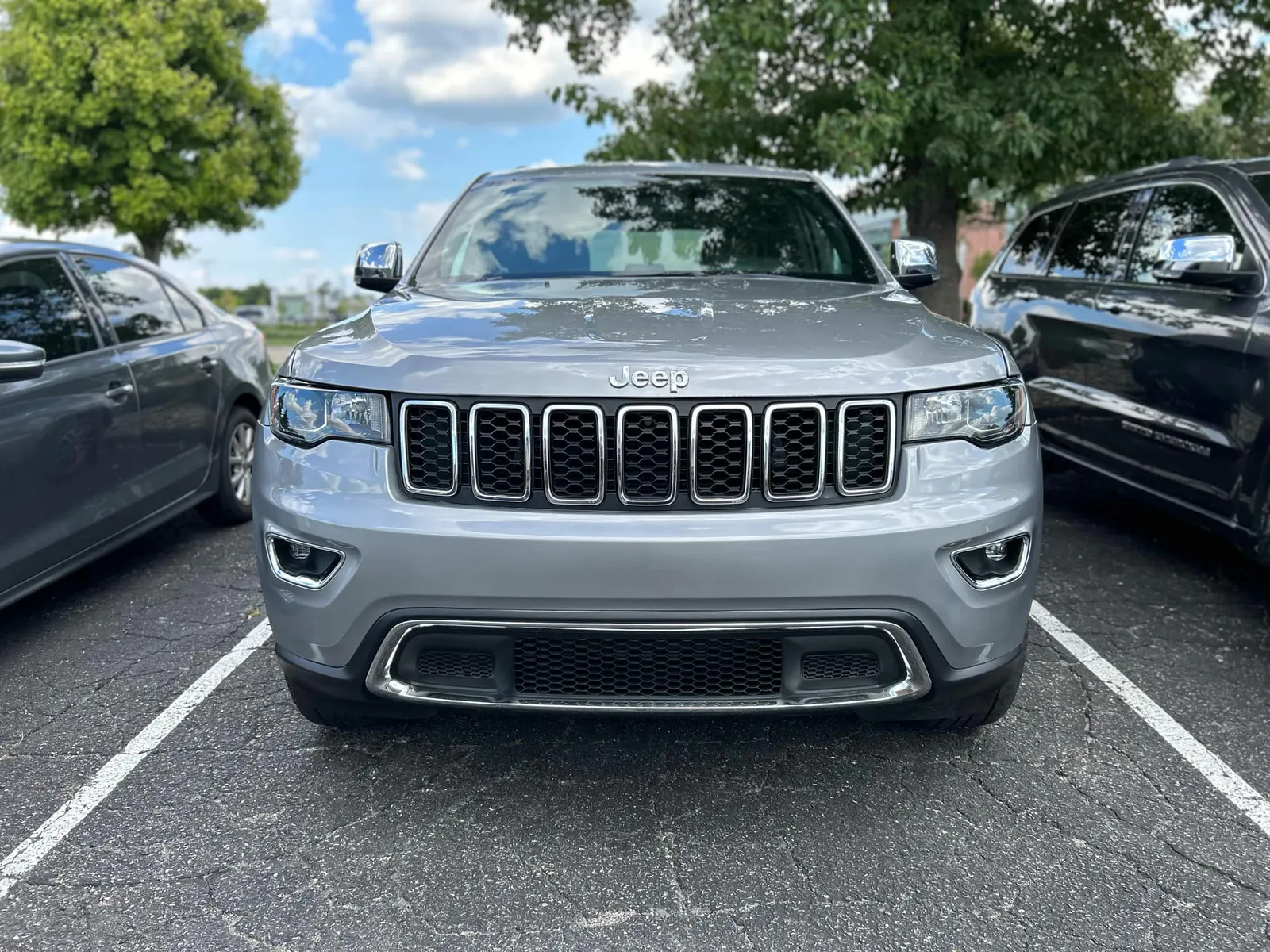 Chrysler Jeep Grand Cherokee photo 3