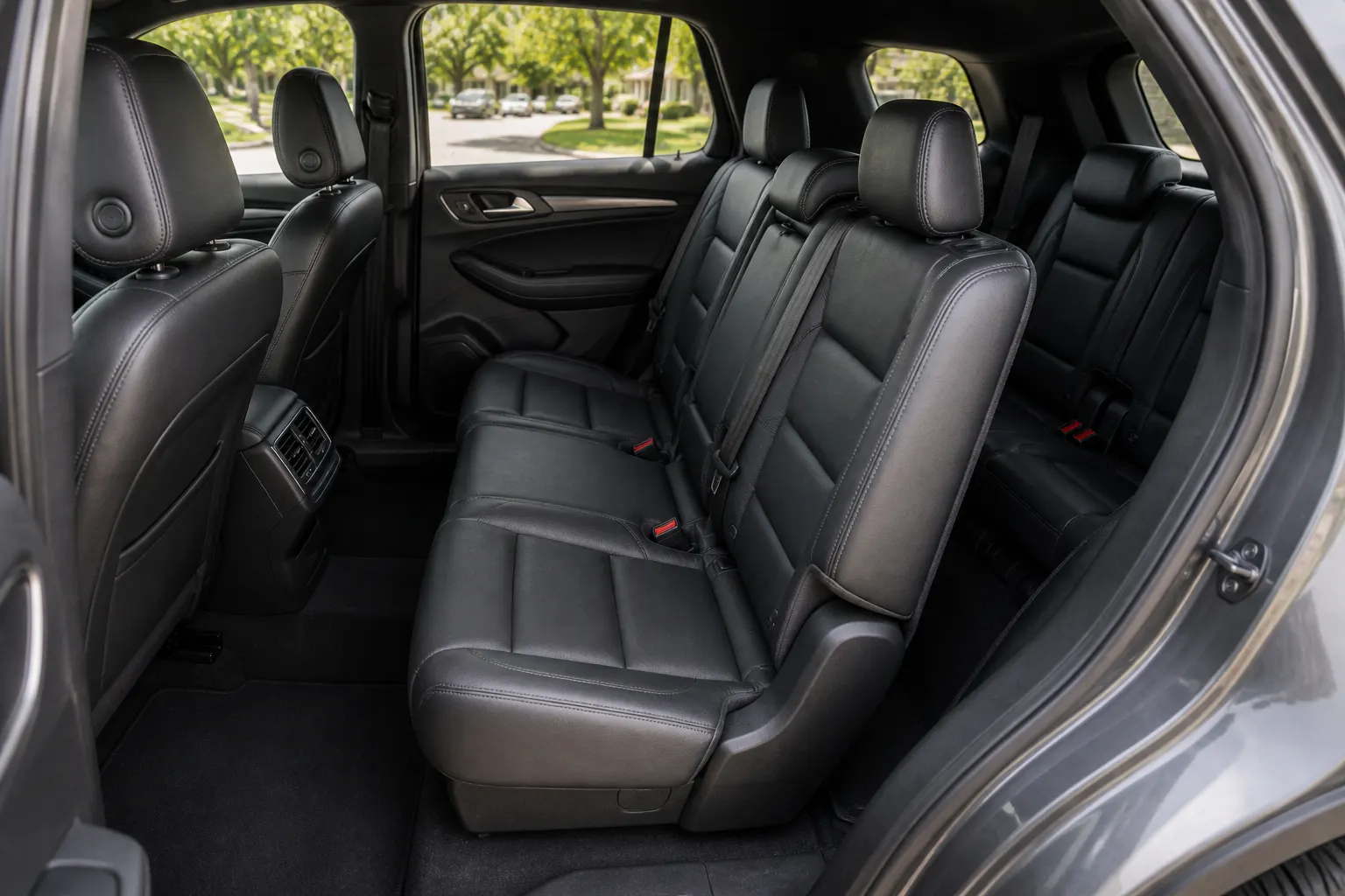 Ford Explorer photo 4
