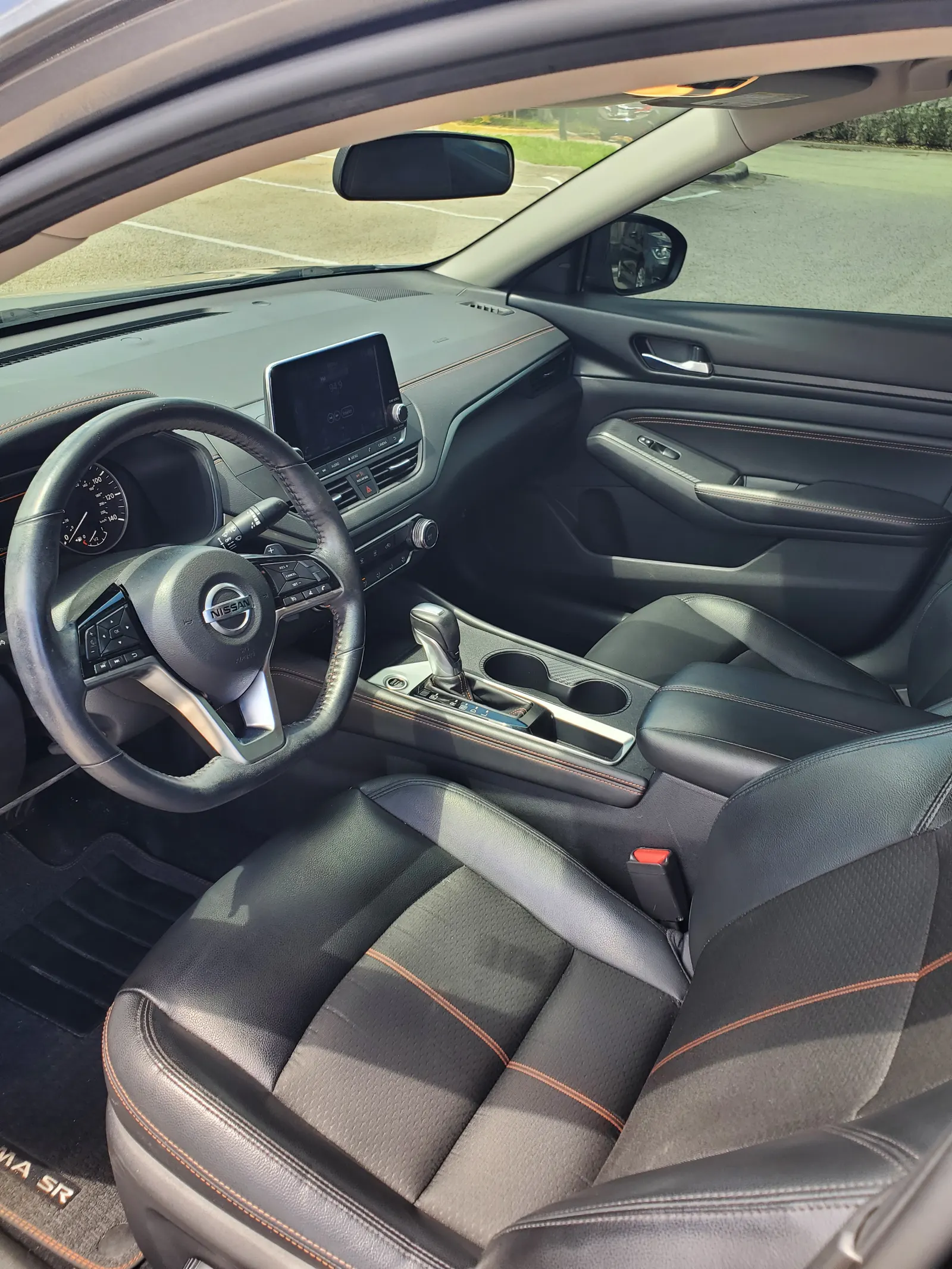 Nissan Altima photo 4